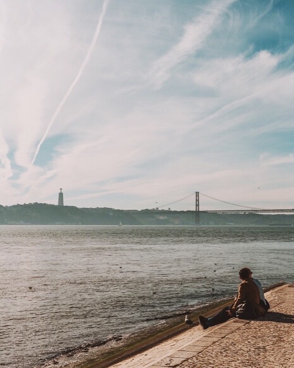 Love walking and sitting along the waterfront area between PraÃ§a do Commercio and Cais do Sodre. Sitting there, taking in the big open sky and 25 de Abril bridge itâs easy to forget thereâs a whole city behind you.â£
ð â£
(Fun fact: Though many people think it looks a lot like the Golden Gate Bridge, the 25 de Abril was designed by the peeps who designed San Franciscoâs other bridge – the Bay Bridge.)